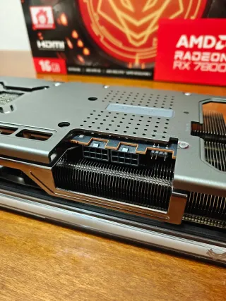 AMD RX 7800 XT Sapphire Nitro+ Tarjeta Gráfica