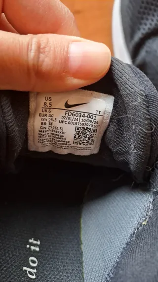 Zapatillas Nike Mujer Negras y Blancas