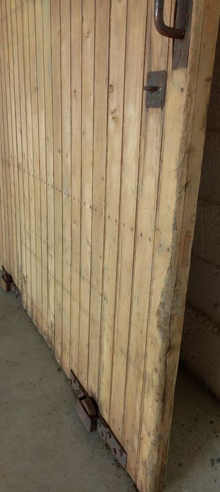 Puerta corredera madera antigua