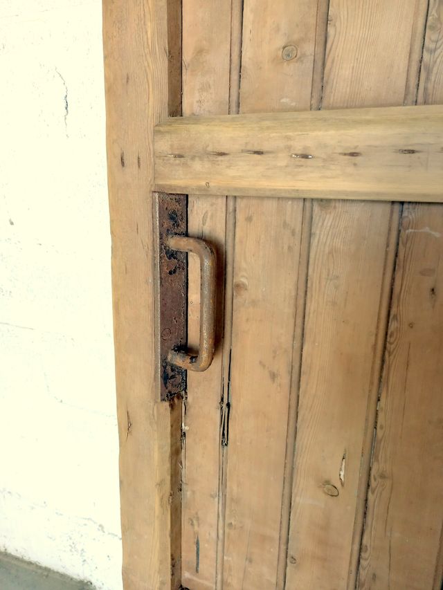 Puerta corredera madera antigua