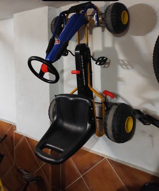 Triciclo a pedales infantil casi nuevo