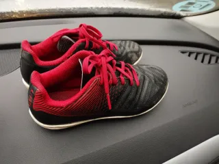 Zapatillas tacos fútbol negro/rojo 32