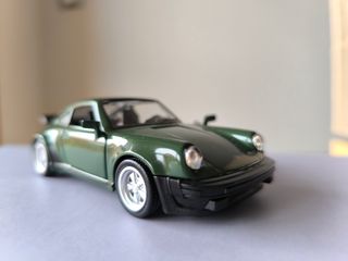Porsche 911 Turbo 1978 Escala 1:36