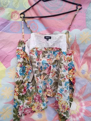 BLUSAS TS:HOLLISTER FLORES/BLANCO MULTICOLOR:1X2€