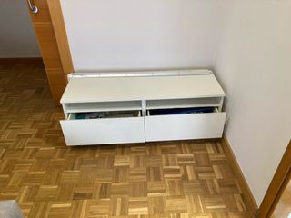 Mueble bajo TV blanco