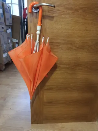 Paraguas naranja