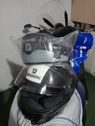 Casco Shark Spartan Carbon