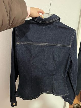 Camisa vaquera Zara entallada XS