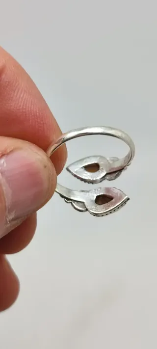 Anillo ajustable de plata y ojo de Tigre.