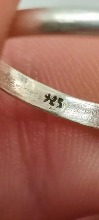 Anillo ajustable de plata y ojo de Tigre.