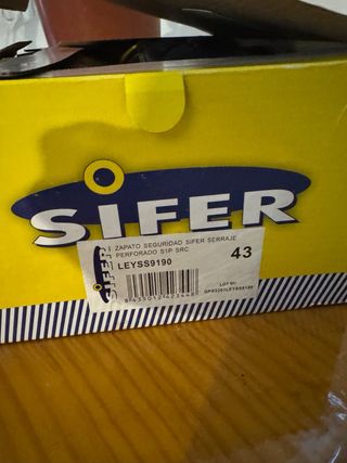 Zapato de seguridad SIFER negro y amarillo. Nuevas