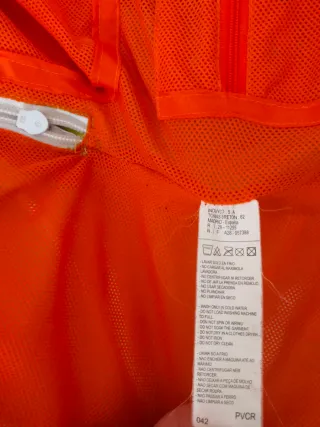 Cortavientos Mito color pistacho.