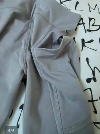 Mallas grises con bolsillos