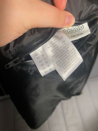 Chaqueta charol negra