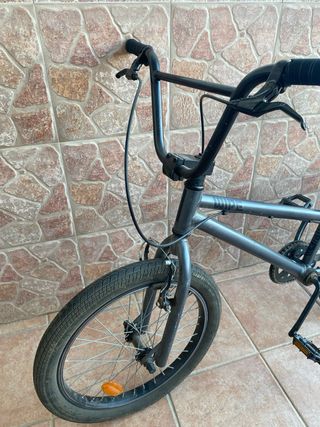 Bicicleta BMX Gris