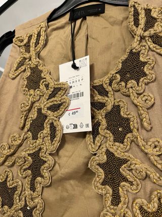 Chaleco Zara bordado con abalorios Talla S