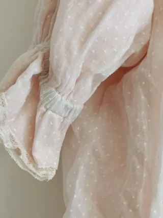 Bata antigua de encaje