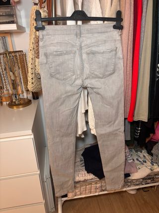 Pantalones vaqueros grises Mango Talla XS