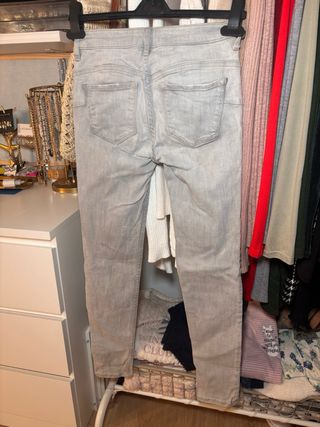 Pantalones vaqueros grises Mango Talla XS