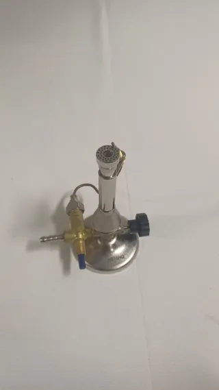 Becchi Bunsen per laboratorio