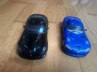 2 Coches Maisto: Negro y Azul