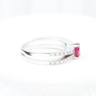 Anillo Oro Blanco 18K Rubí y Diamantes