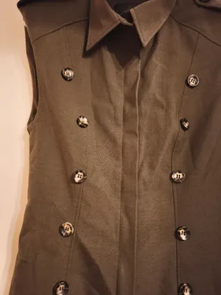 Vestido verde militar corto