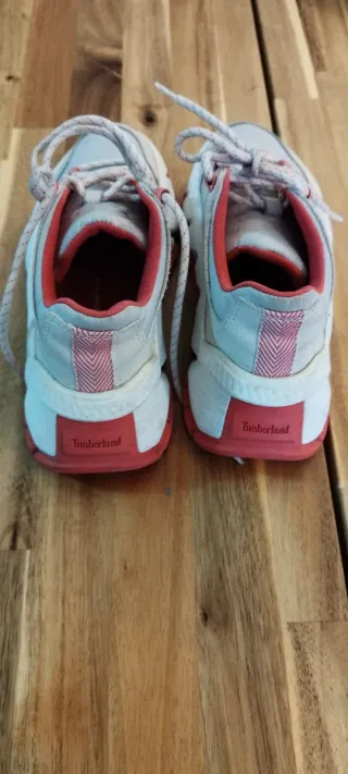 Zapatillas deportivas beige y rosa