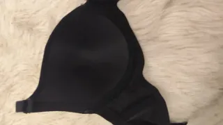 Sujetador negro con pedrería plateada