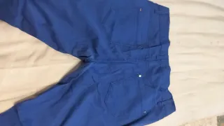 Pantalón azul eléctrico