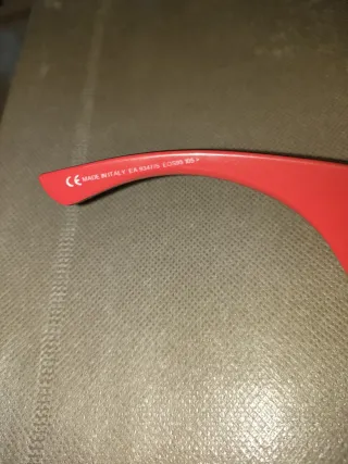 Gafas de sol Emporio Armani cojo tablet o portatil