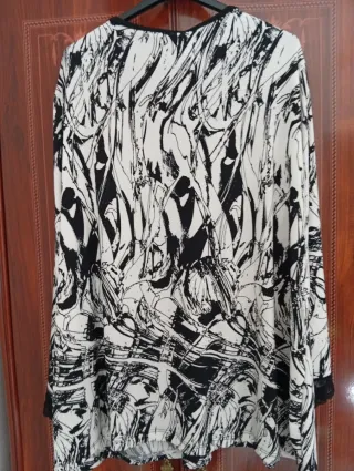 Camiseta manga larga con encaje. Talla grande.