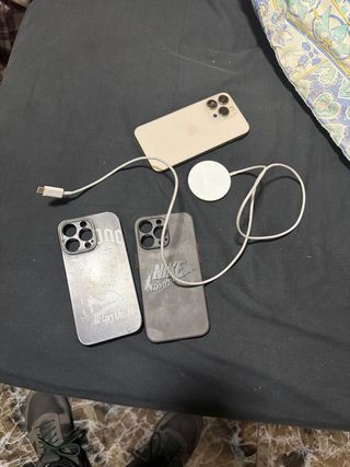 iPhone 13 Dorado - Estado Regular