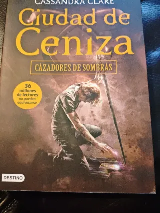 Ciudad de Ceniza: Cazadores de sombras 2