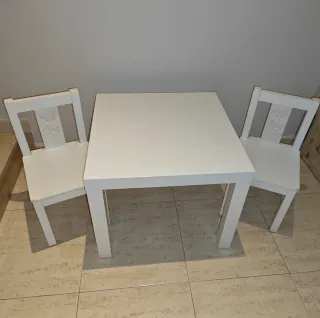 Mesa y 2 Sillas Niños IKEA