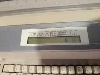 Máquina de escribir electrónica Olivetti ET 2300