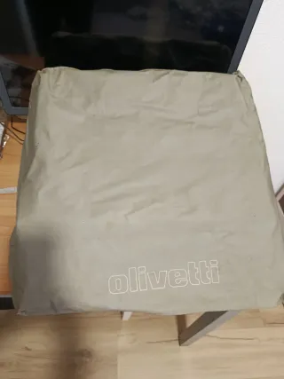 Máquina de escribir electrónica Olivetti ET 2300