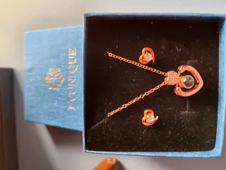 Lott di collezionismo: Petaca, Zippo, armonica