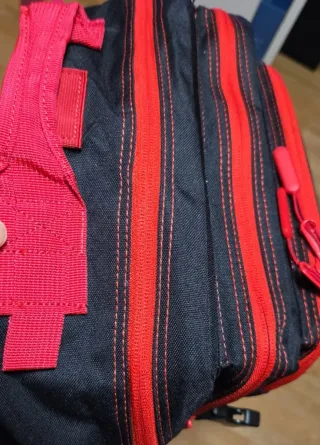 Mochila Táctica 45L Laser Cut Negra/Roja
