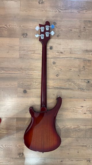 Bajo Career Rickenbacker Corea