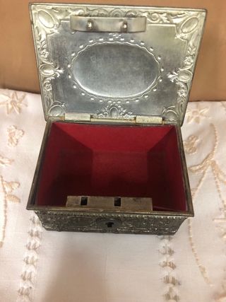 Joyero Modernista Metal Relieves