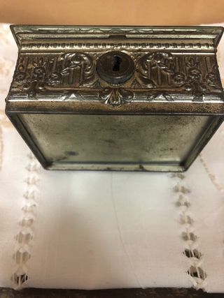 Joyero Modernista Metal Relieves