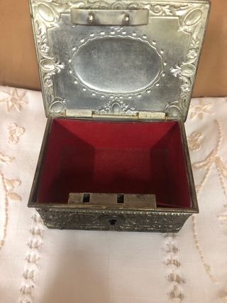 Joyero Modernista Metal Relieves