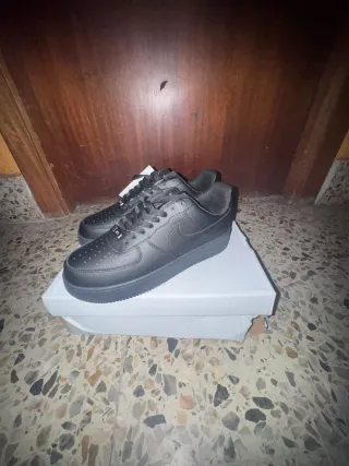 Nike Air Force 1 Talla 42 Negras