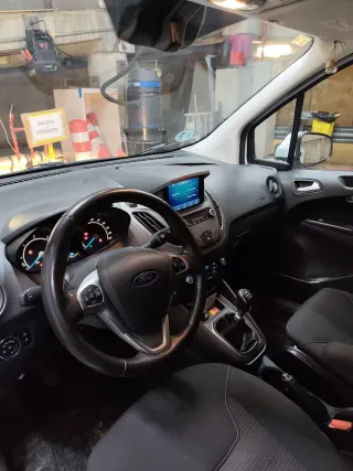 Ford Transit Courier 2022