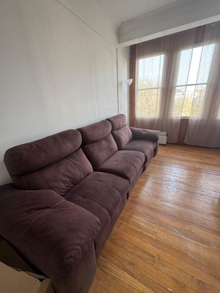 Sofá de tela marrón