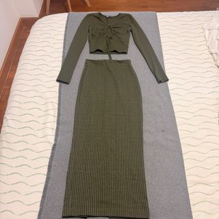 Conjunto Zara Top y Falda Larga Verde Militar