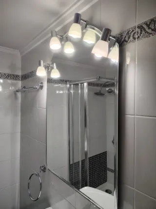 Espejo de baño con lámpara