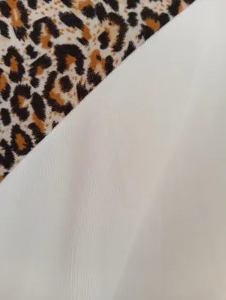 Camiseta manga corta con estampado animal print