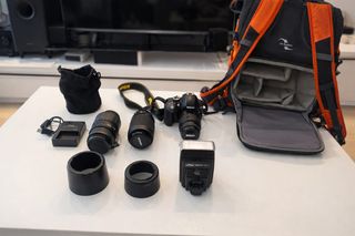 Cámara Nikon D3300 + 3 Lentes + Flash + Mochila